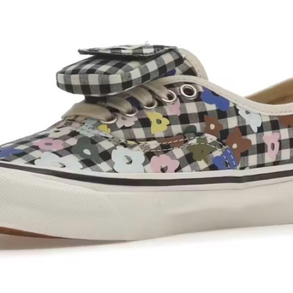 Vans Authentic 44 DX
Sandy Liang Floral